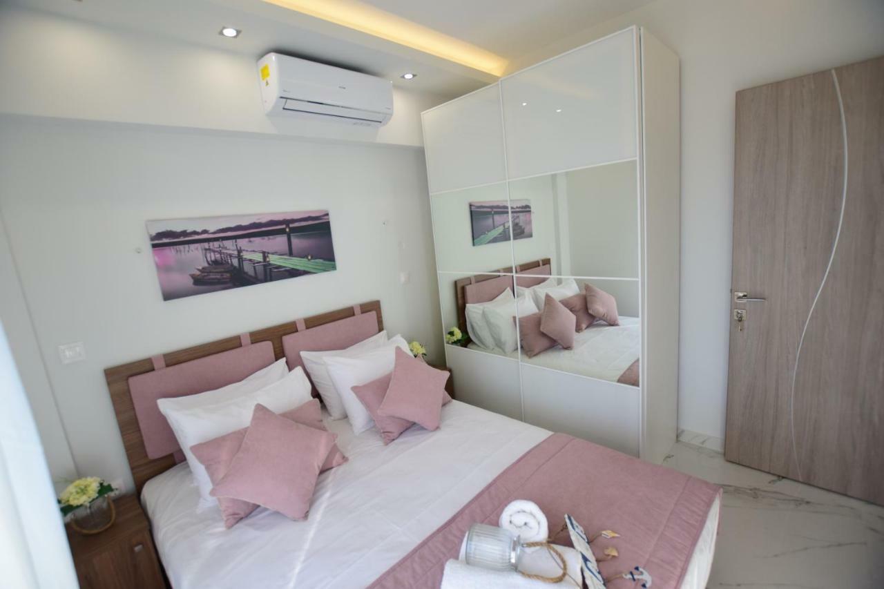 V Luxury Suites Toroni 3 Torone Exterior foto