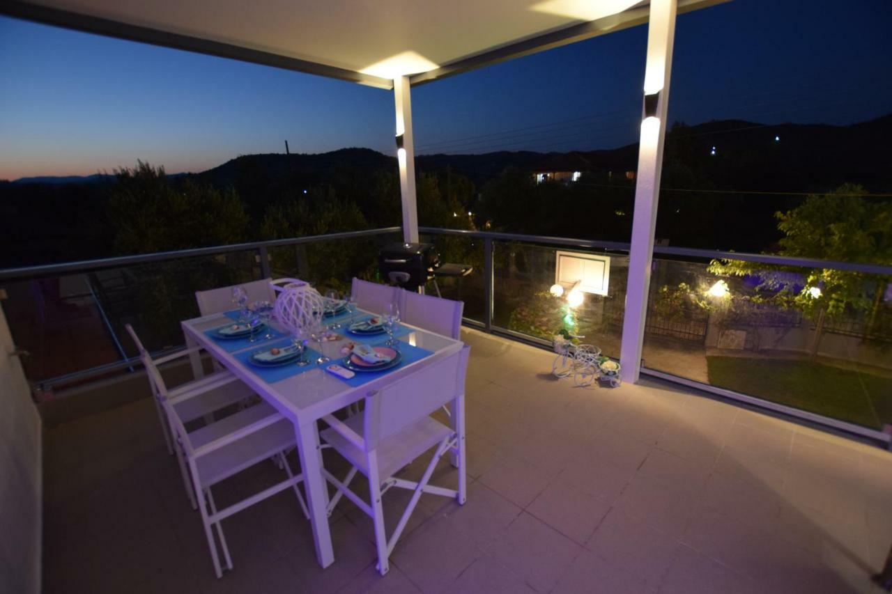 V Luxury Suites Toroni 3 Torone Exterior foto