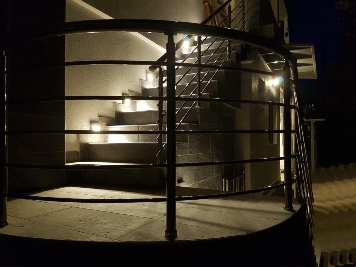 V Luxury Suites Toroni 3 Torone Exterior foto